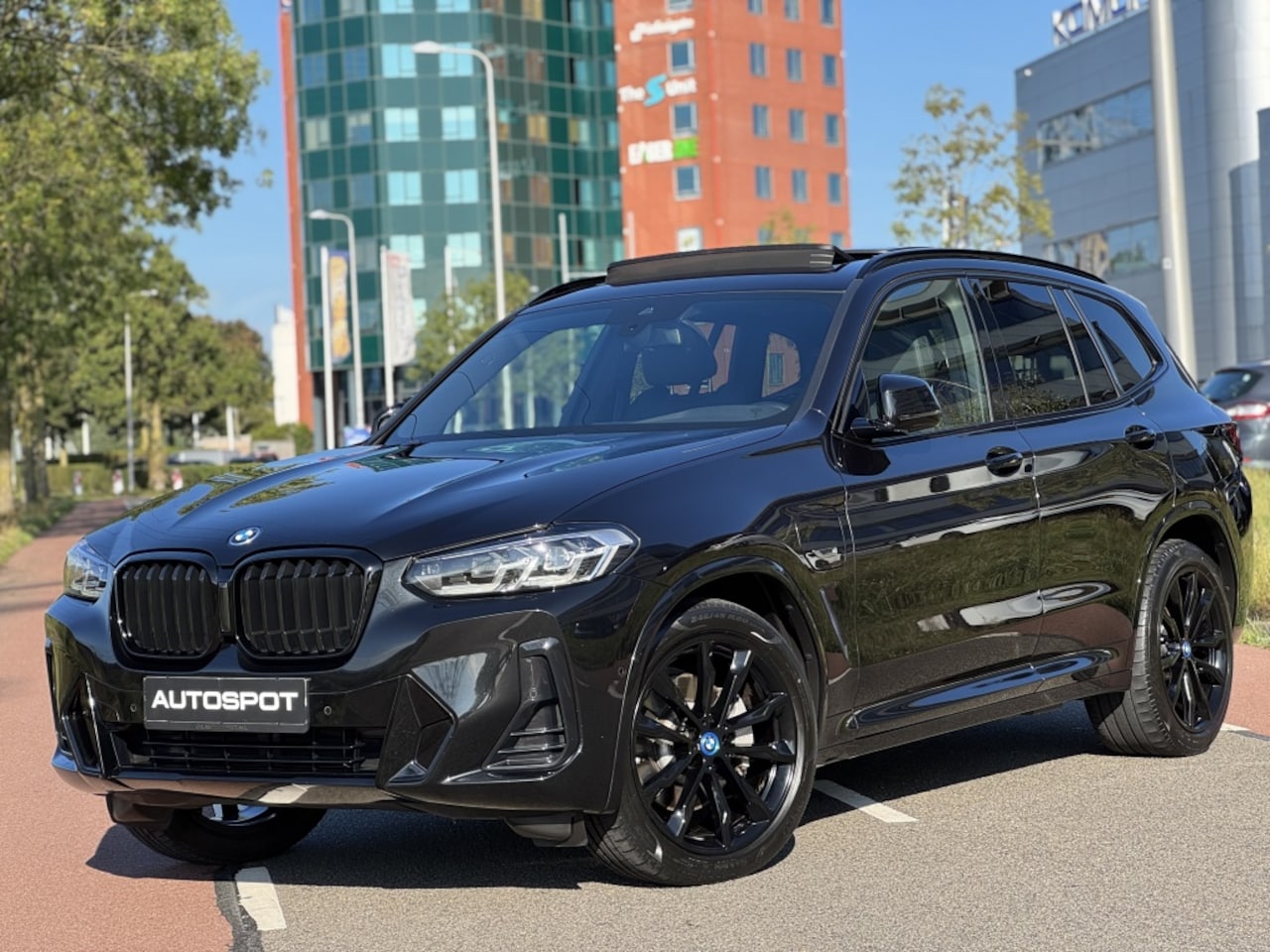 BMW X3 - xDrive30e M-Sport 292 Pk Carbon Pano Camera - AutoWereld.nl