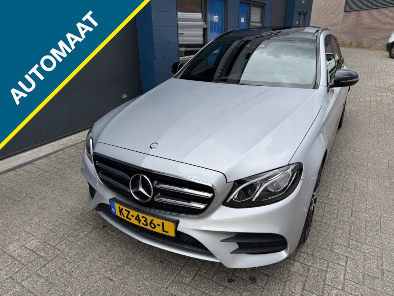 Mercedes-Benz E-klasse Estate - 220 143kw AMGLinePano GrNavi VolOpt!! - AutoWereld.nl