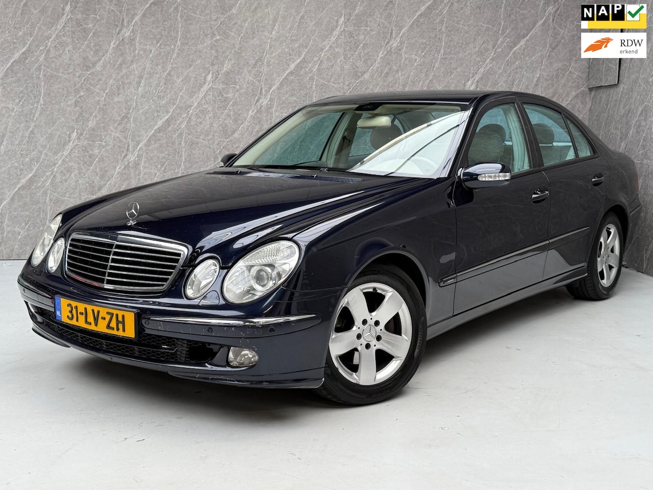 Mercedes-Benz E-klasse - 240 Avantgarde / NAP / Goed Onderhouden - AutoWereld.nl