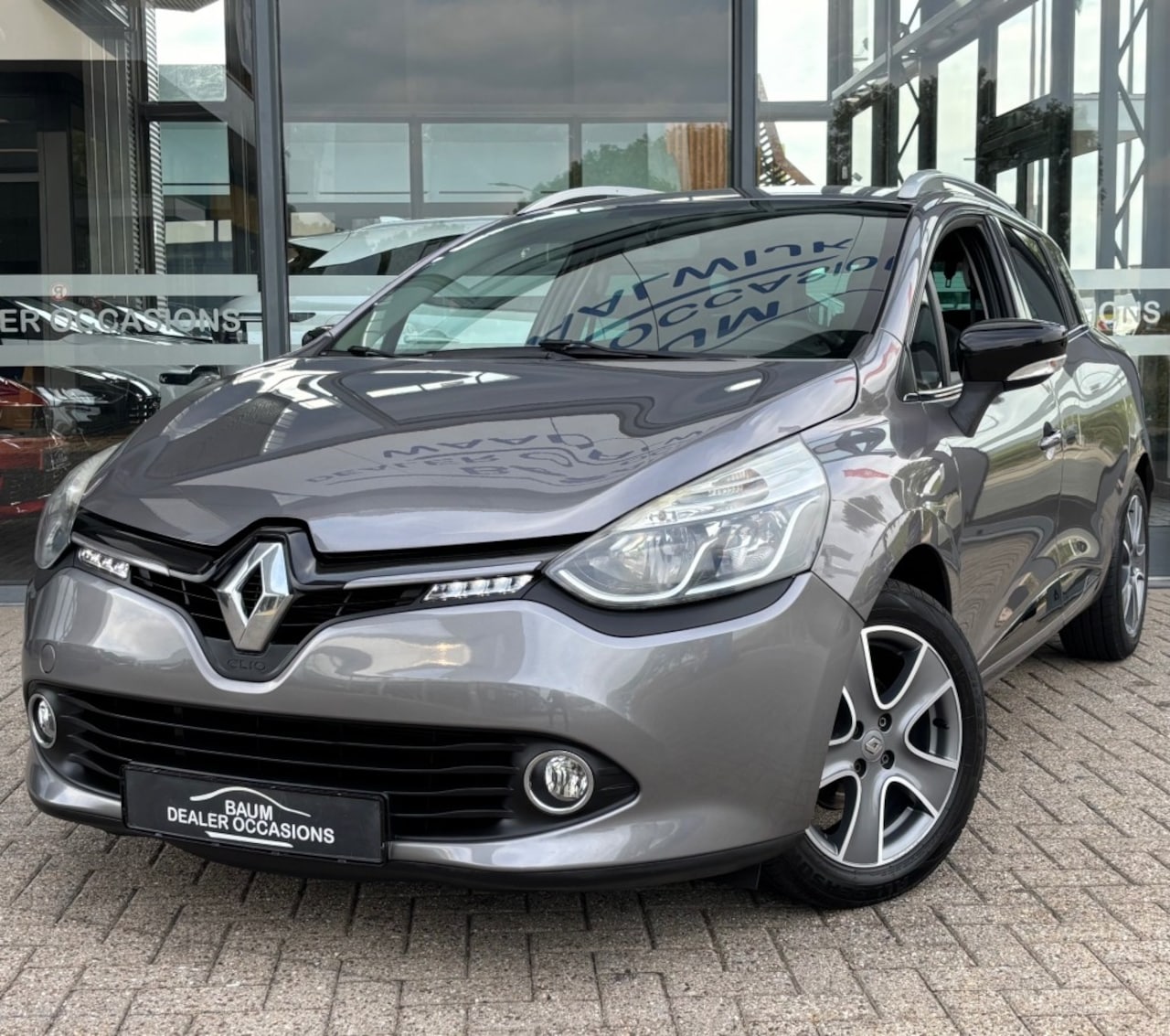 Renault Clio - 0.9 TCE NIGHTenDAY AIRCO NAVI LMV PDC - AutoWereld.nl