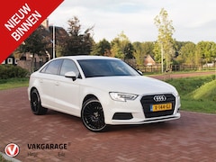 Audi A3 Limousine - 35 TFSI CoD Pro Line | 19 Inch | Navigatie | Privacy glas |