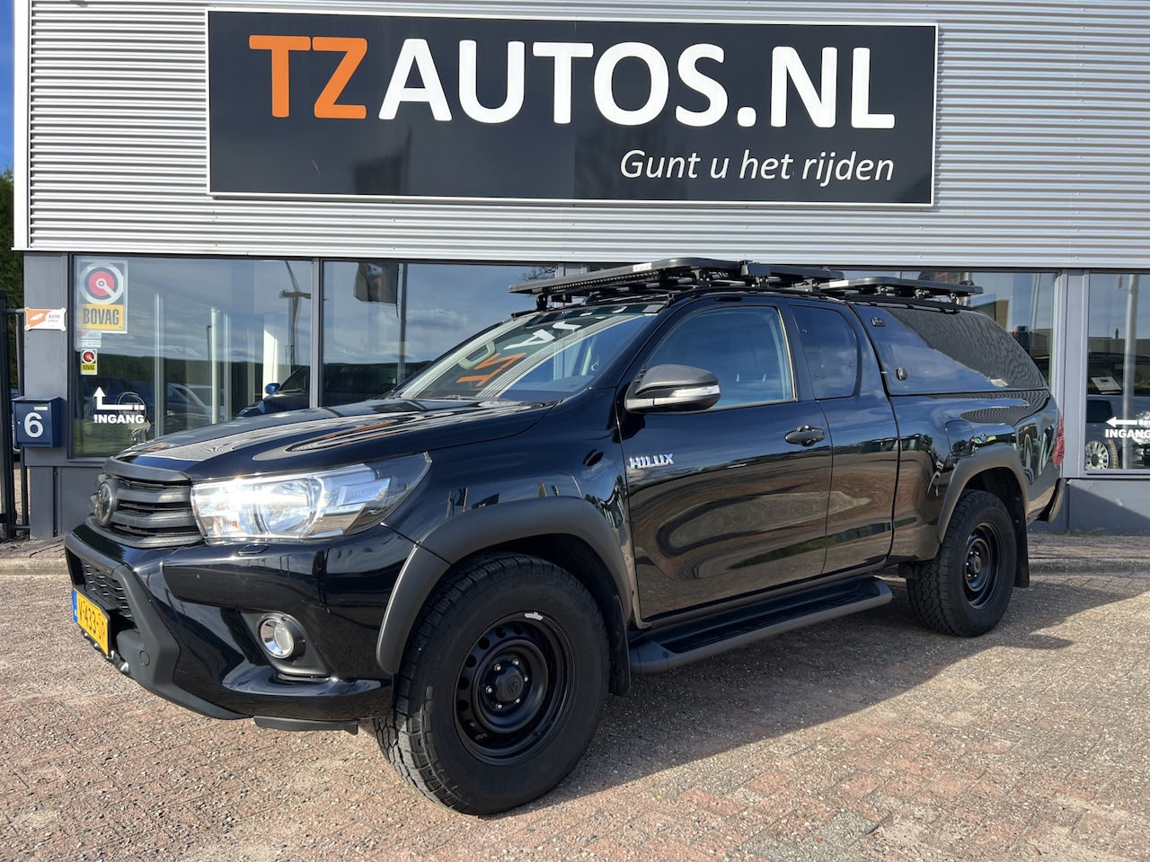 Toyota HiLux - 2.4 D-4D-F Xtra Cab Professional 2.4 D-4D-F Xtra Cab Professional - AutoWereld.nl