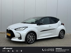 Toyota Yaris - 1.5 Hybrid Executive / Navigatie / Camera / Cruise Control Adaptief / Stoelverwarming Voor