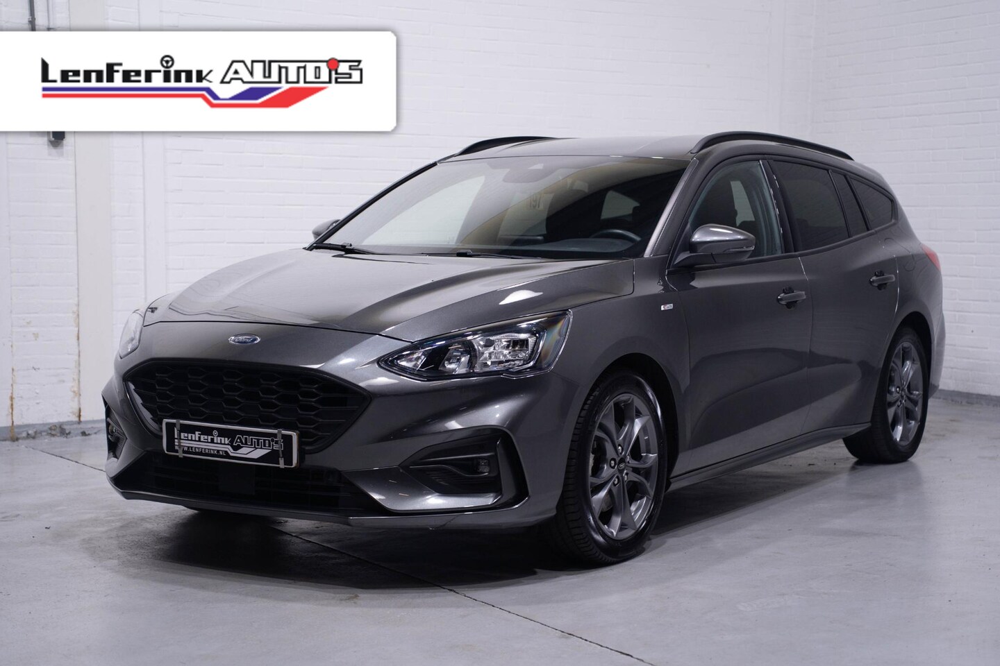Ford Focus Wagon - 1.0 EcoBoost Hybrid ST Line Business Apple Carplay Camera Winterpakket Led lichtpakket 1e - AutoWereld.nl