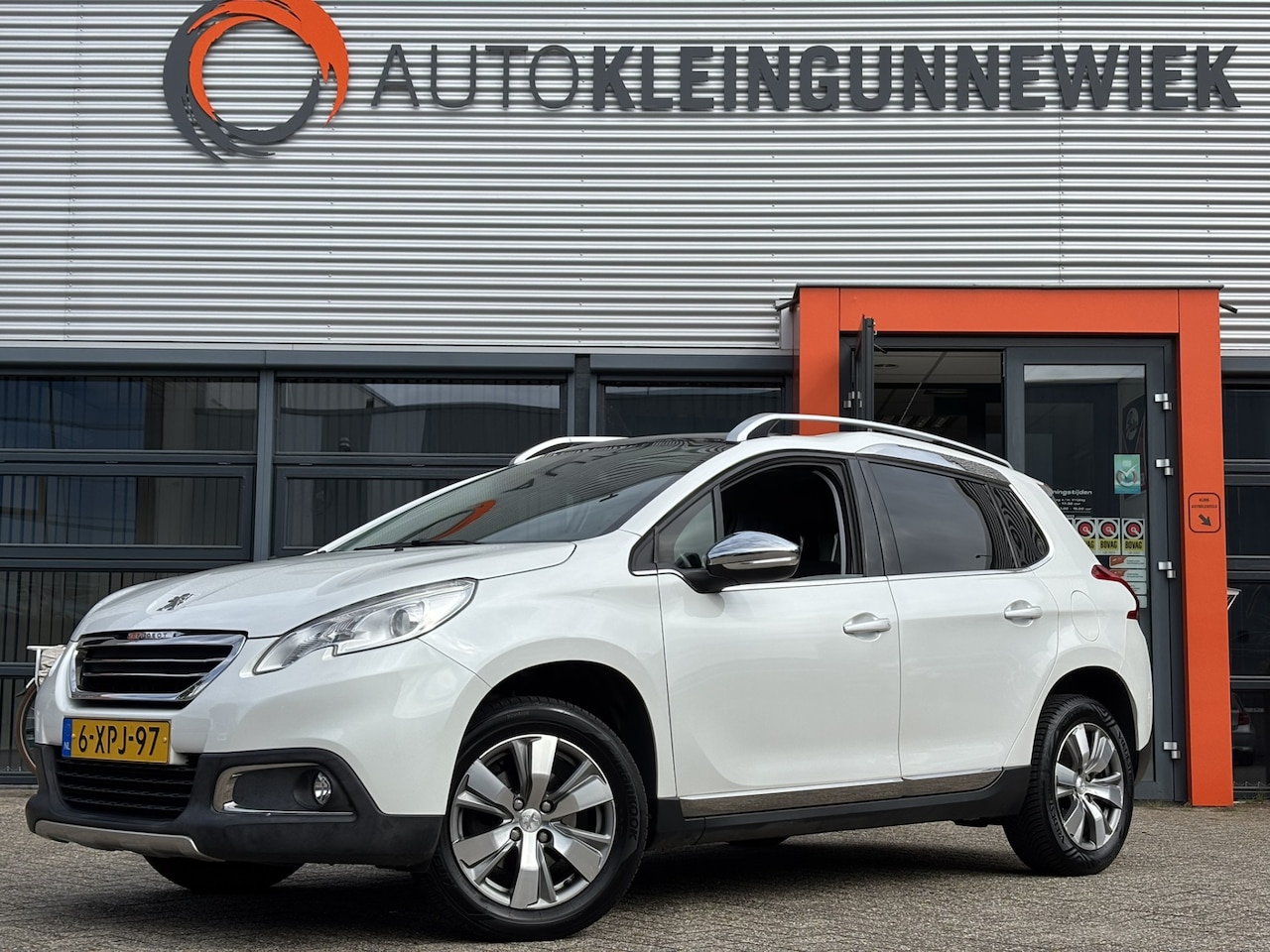 Peugeot 2008 - 1.6 VTi Allure / Navi / Trekhaak / Parkeersensoren / Cruise Control / - AutoWereld.nl