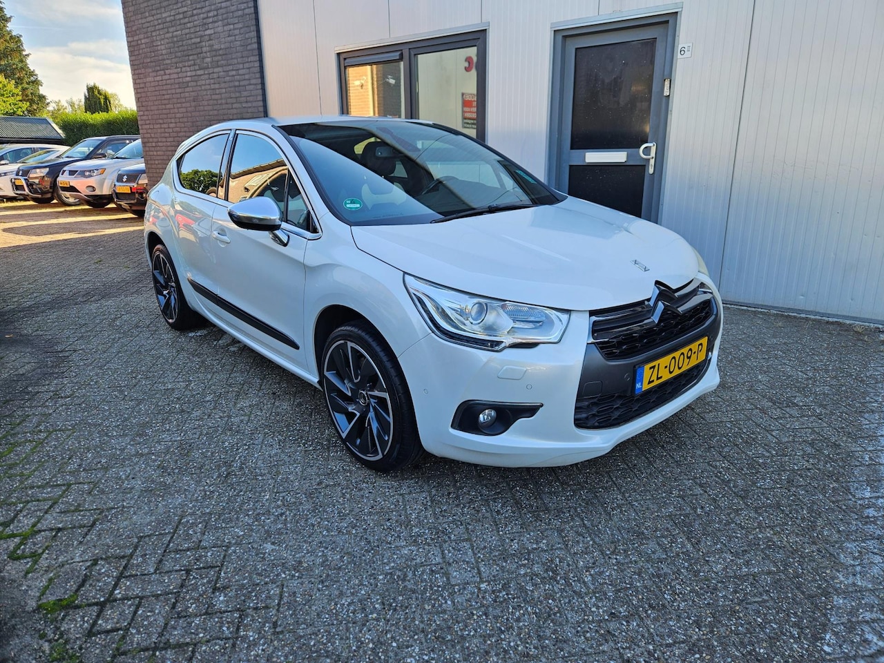 Citroën DS4 - 1.6 THP Sport Chic 200pk /Clima /Leder /Navi / Xeno - AutoWereld.nl