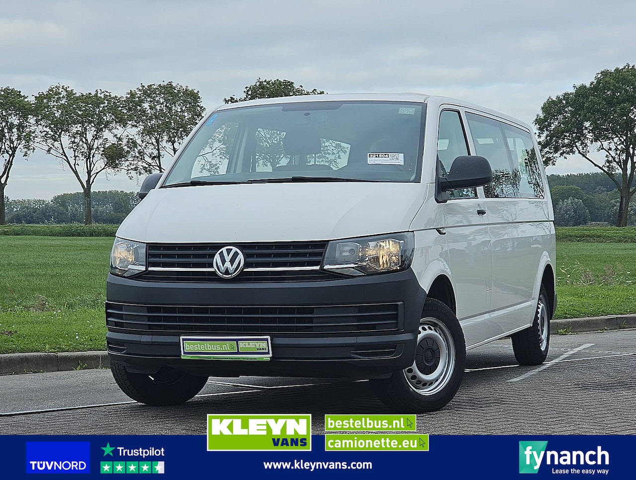 Volkswagen Transporter - 2.0 TDI L2H1 Combi 9p Airco - AutoWereld.nl