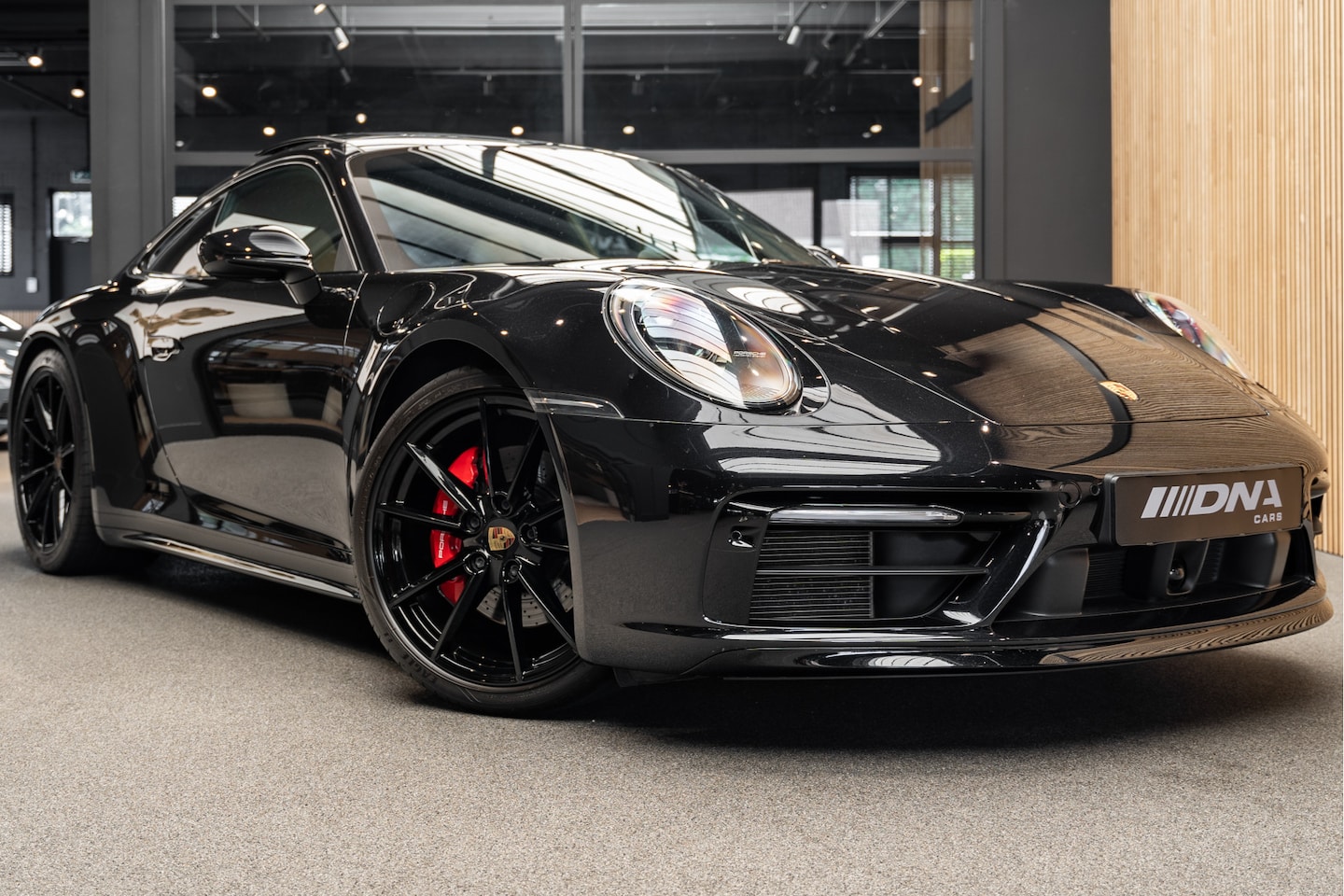 Porsche 911 - 992 Carrera 4S Sport Design Volleder 911 3.0 Carrera 4S ACC Pano Bose - AutoWereld.nl