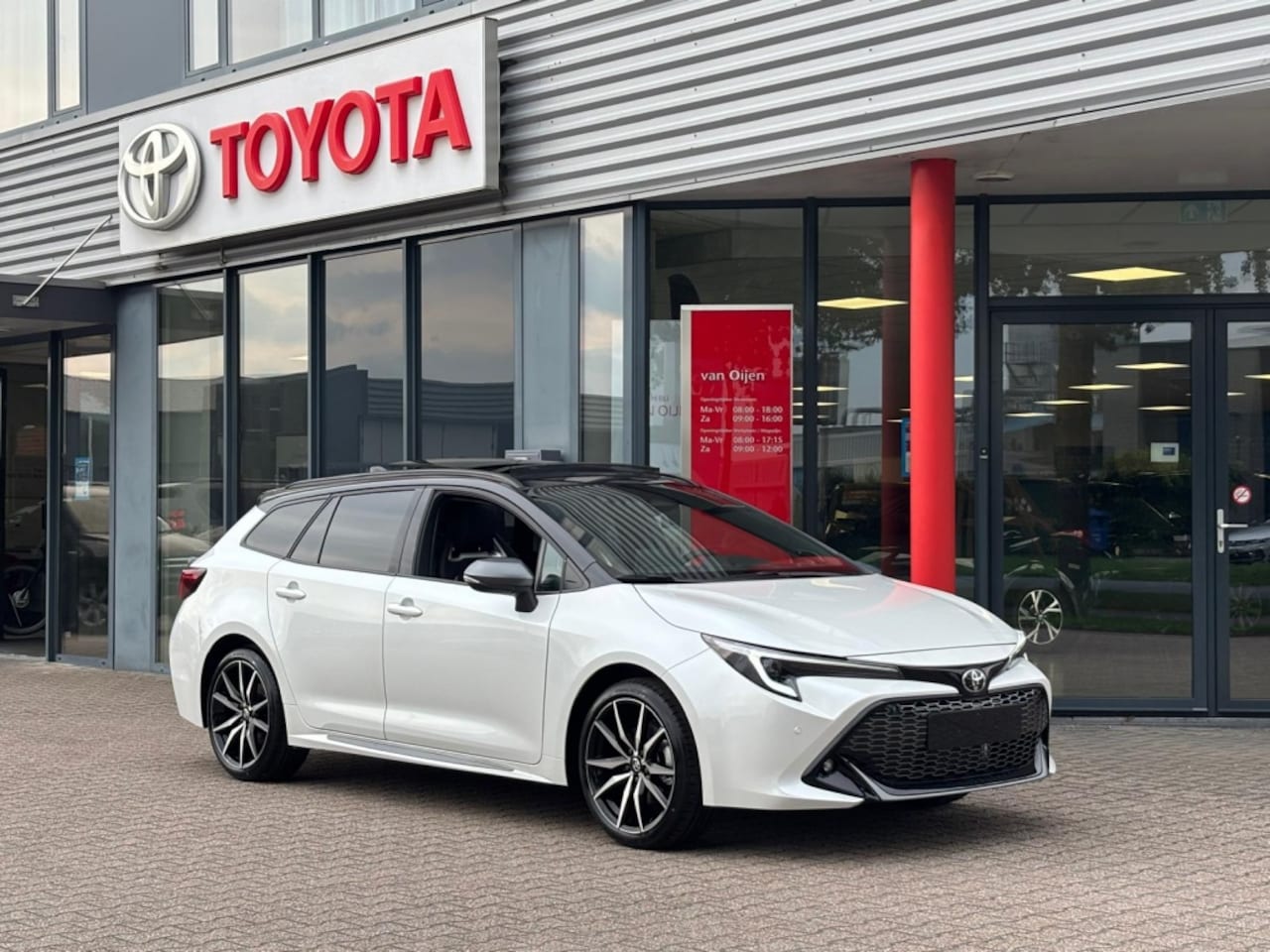 Toyota Corolla Touring Sports - Hybrid 180 Gr Sport | Pano / schuifdak | Head up | Vol- opties - AutoWereld.nl