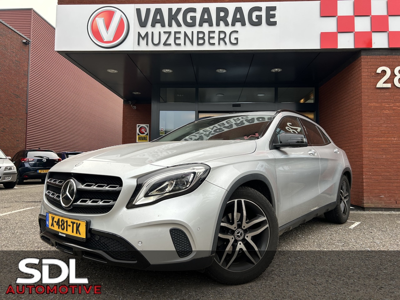 Mercedes-Benz GLA-Klasse - 180 Premium Night Pakket 51.000 KM!!! // FULL LED // NAVI // 360 CAMERA // ADAPTIV. CRUISE - AutoWereld.nl