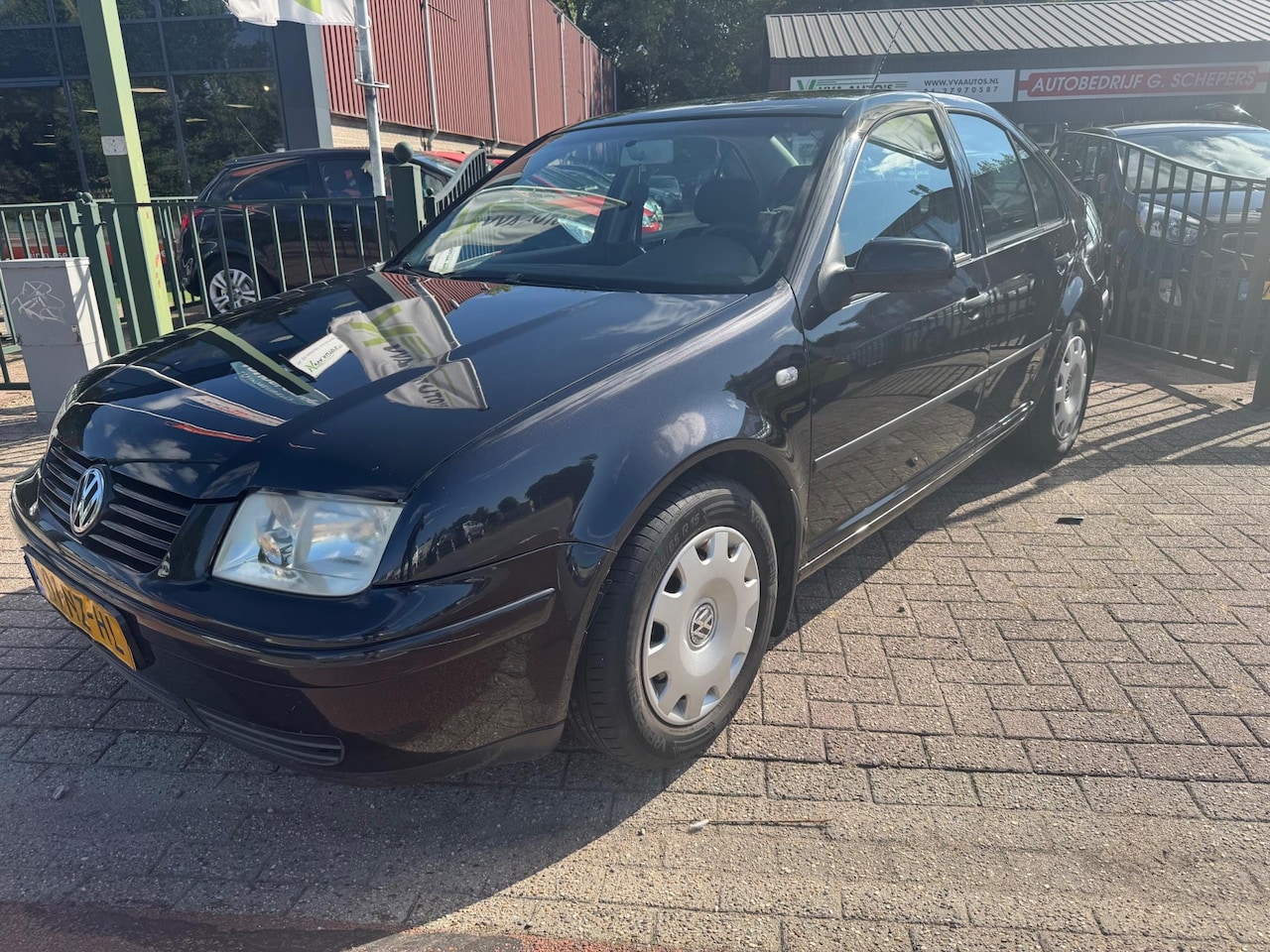 Volkswagen Bora - 1.6 airco,cruise control, elektr ramen, APK 08-2026! - AutoWereld.nl