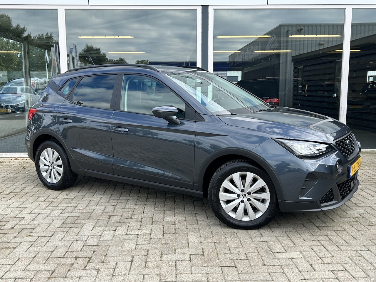 SEAT Arona - 1.0 TSI Style Business Intense 50% deal 7.975,- ACTIE Digitaal display / Stoel verwarming - AutoWereld.nl