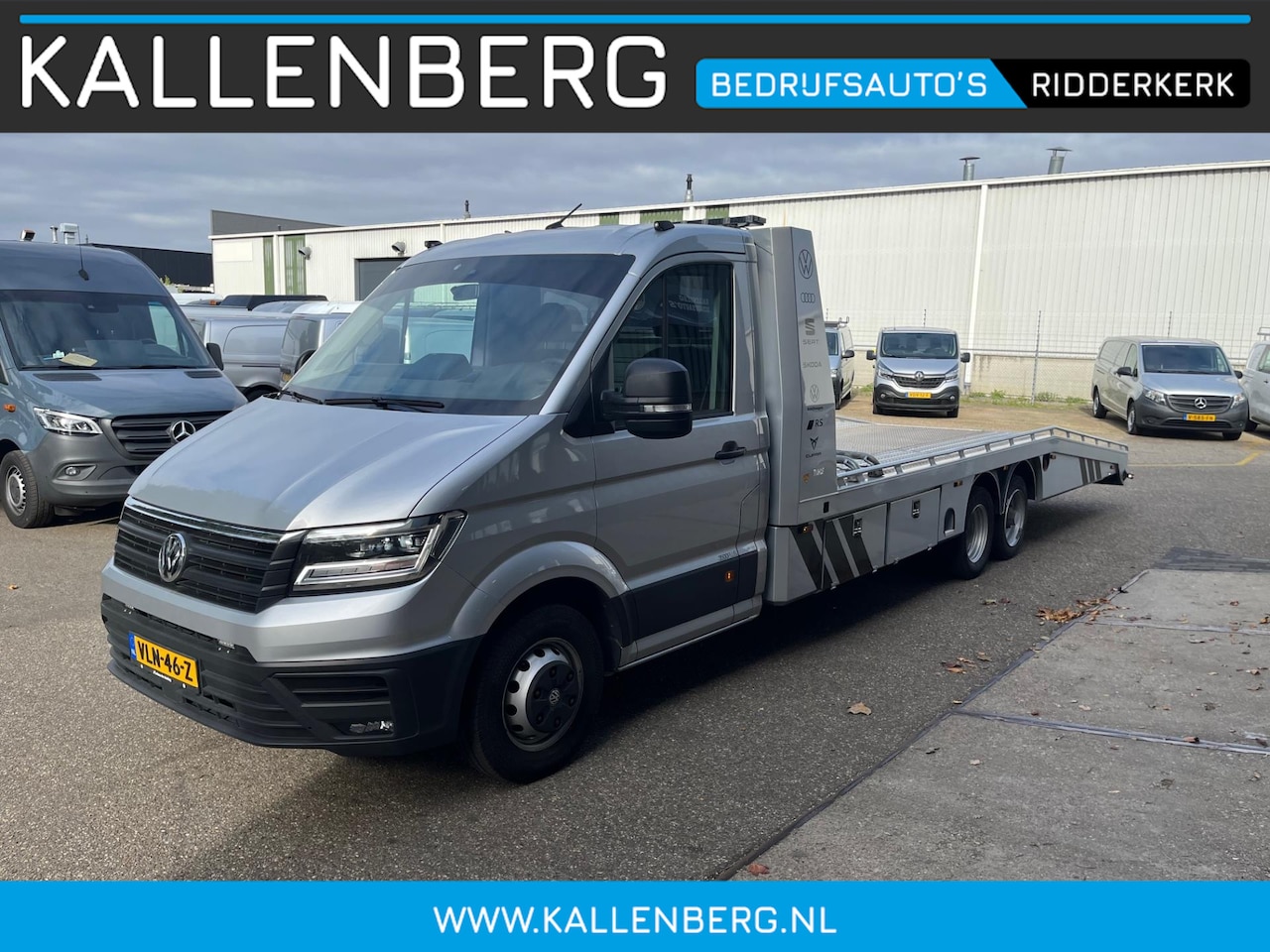 Volkswagen Crafter - 50 2.0 TDI L5 Automaat / Oprijwagen / Ambulance / 3 ton laadvermogen / Tijhof - AutoWereld.nl