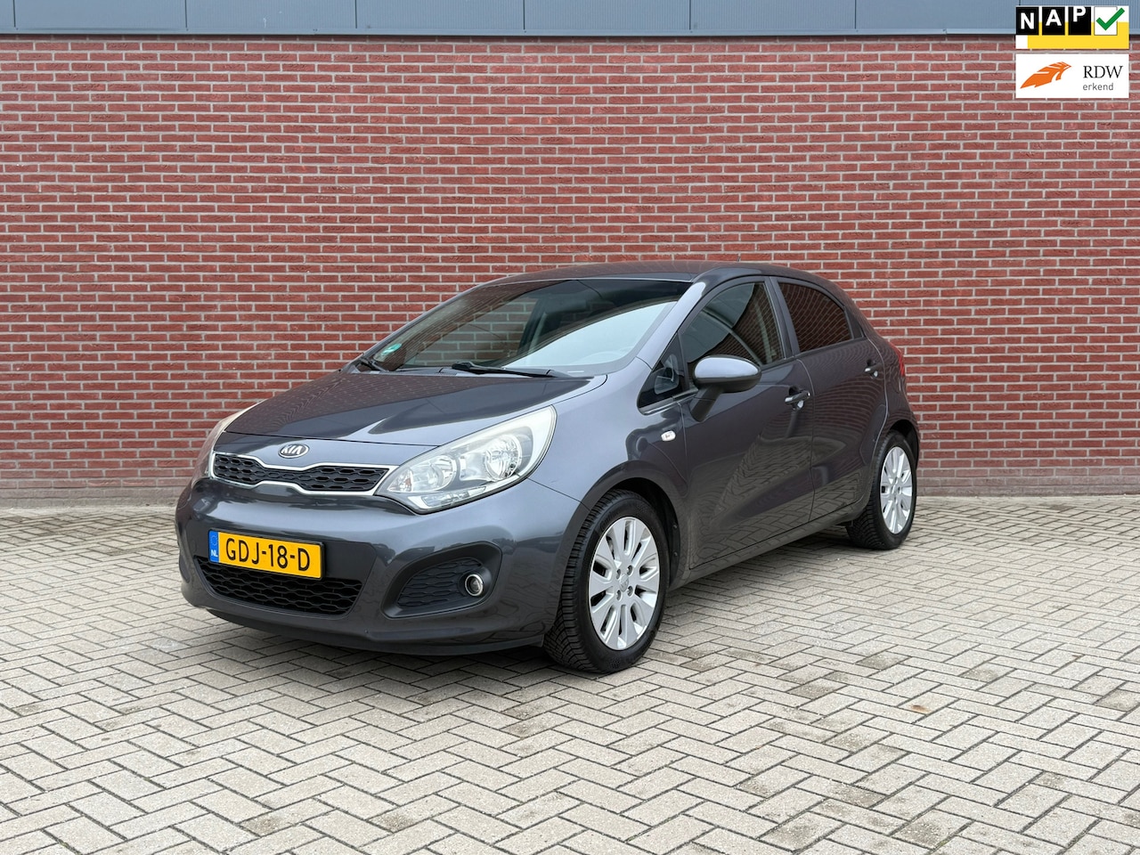 Kia Rio - 1.2 CVVT Super Pack / 5-deurs / Airco / Cruise control - AutoWereld.nl