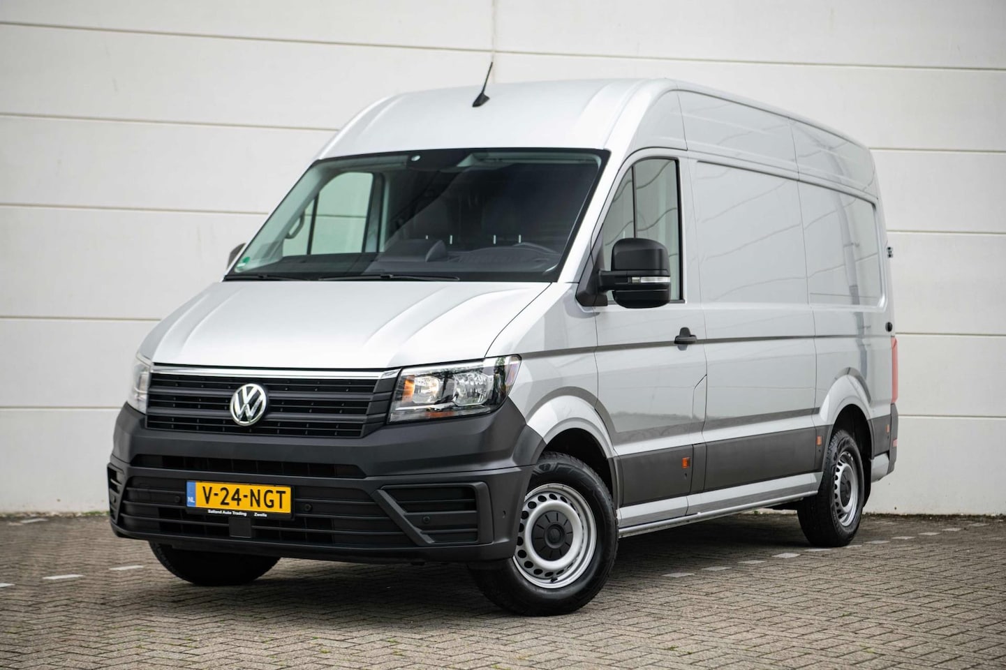 Volkswagen Crafter - 2.0 TDI 177pk L3H3 |Airco|Navi|Cruise|Trekhaak| - AutoWereld.nl