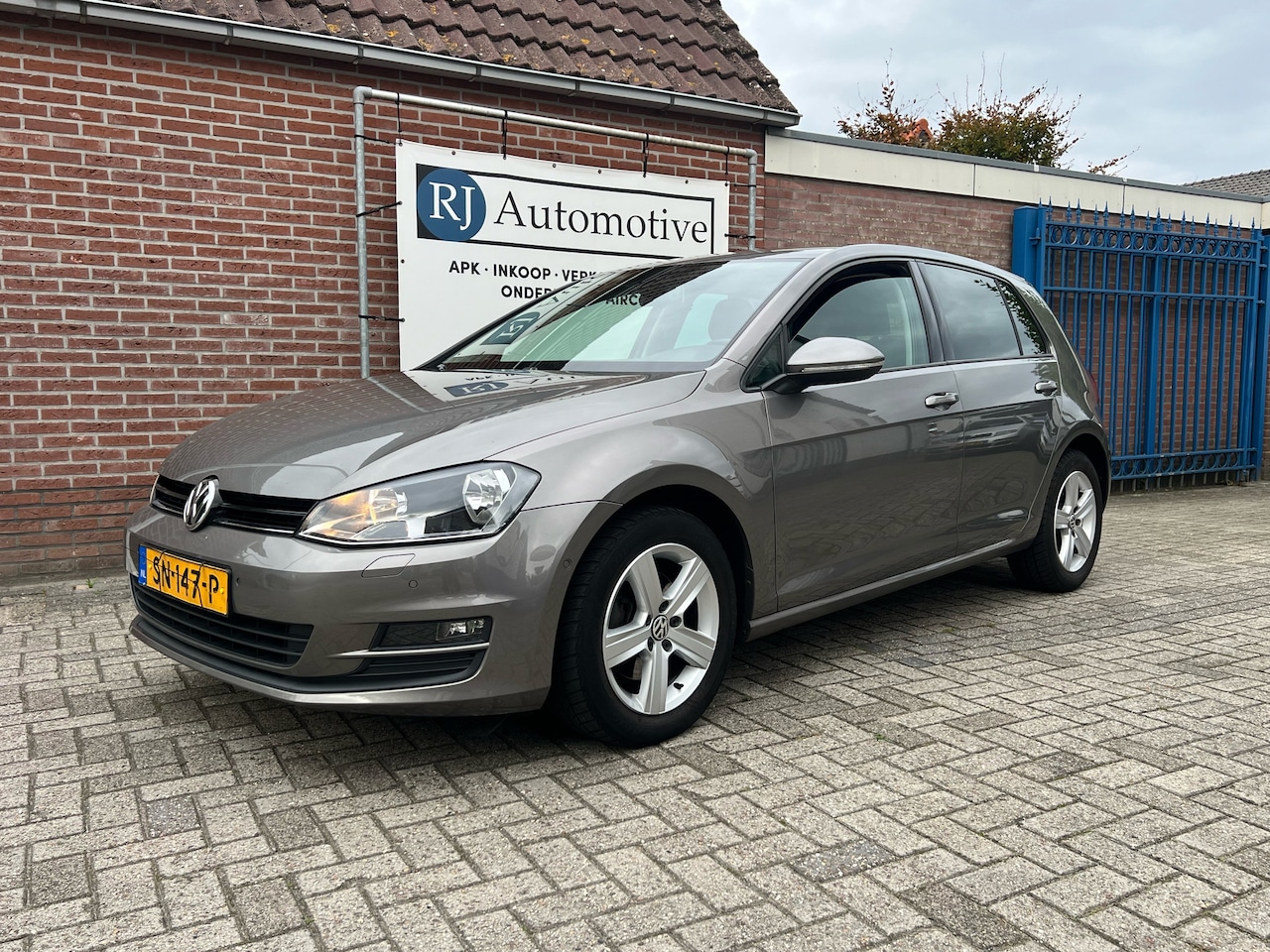 Volkswagen Golf - 1.2 TSI Trendline APK 4-2026/5DEURS/CLIMA - AutoWereld.nl