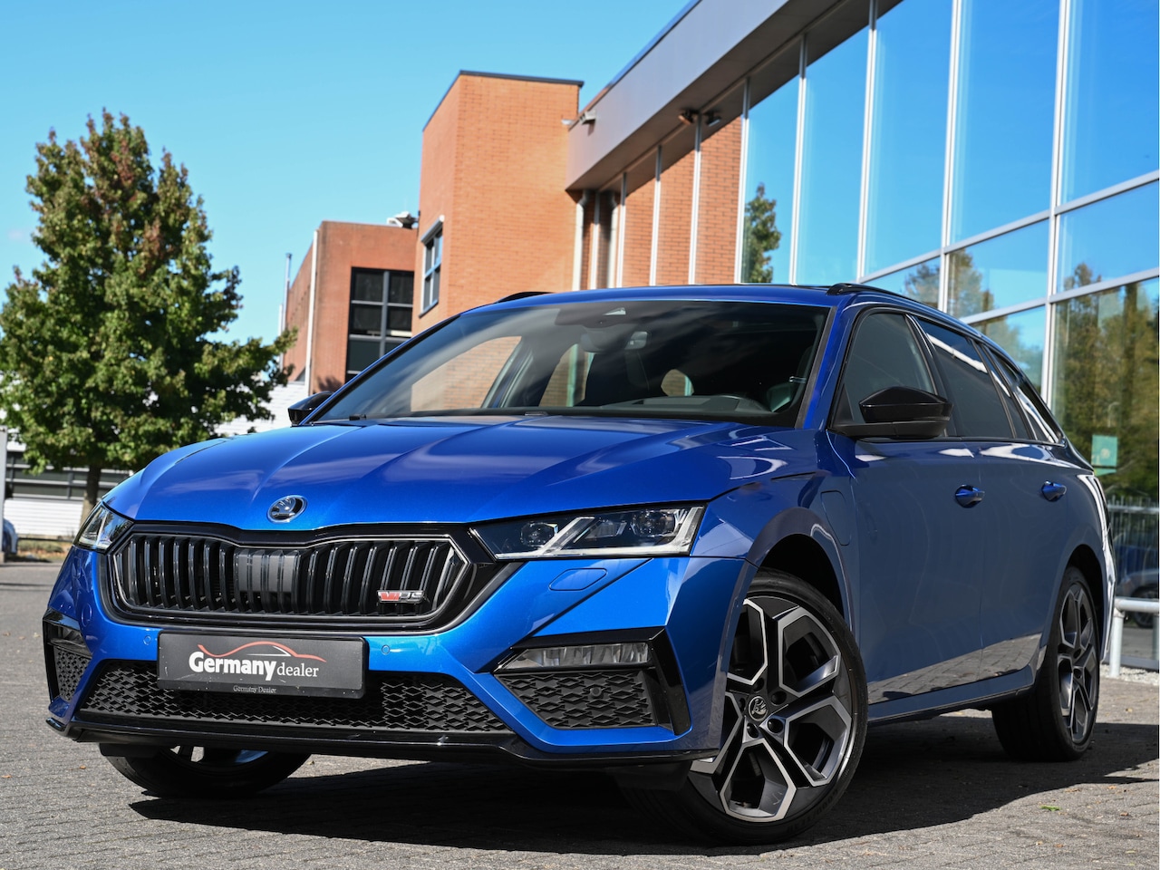 Skoda Octavia Combi - 1.4TSI RS iV PHEV RS-Zetels Pano Head-Up Keyless Camera Carbon Uitlaat-Sound - AutoWereld.nl