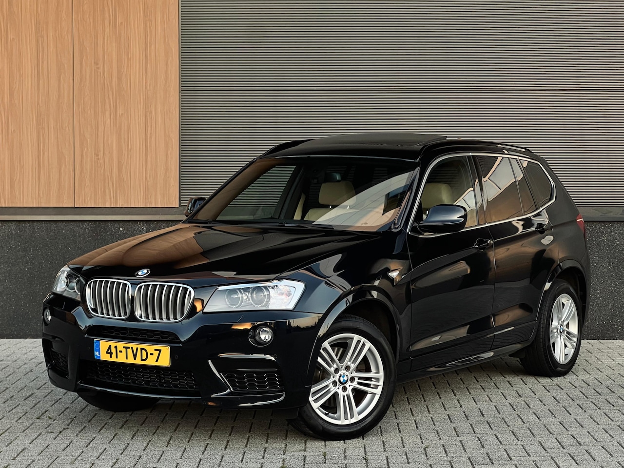 BMW X3 - 2.0i xDrive High Executive NL-AUTO | PANO | LEDER | - AutoWereld.nl