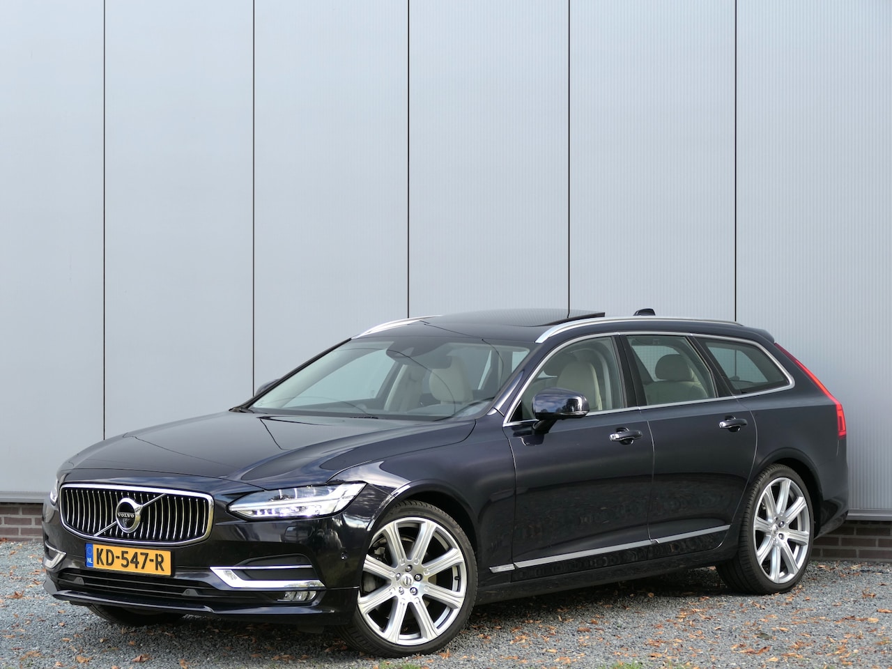 Volvo V90 - 2.0 T6 AUT AWD Inscription Panoramadak / Bowers&Wilkins / Trekhaak / Pilot assist - AutoWereld.nl