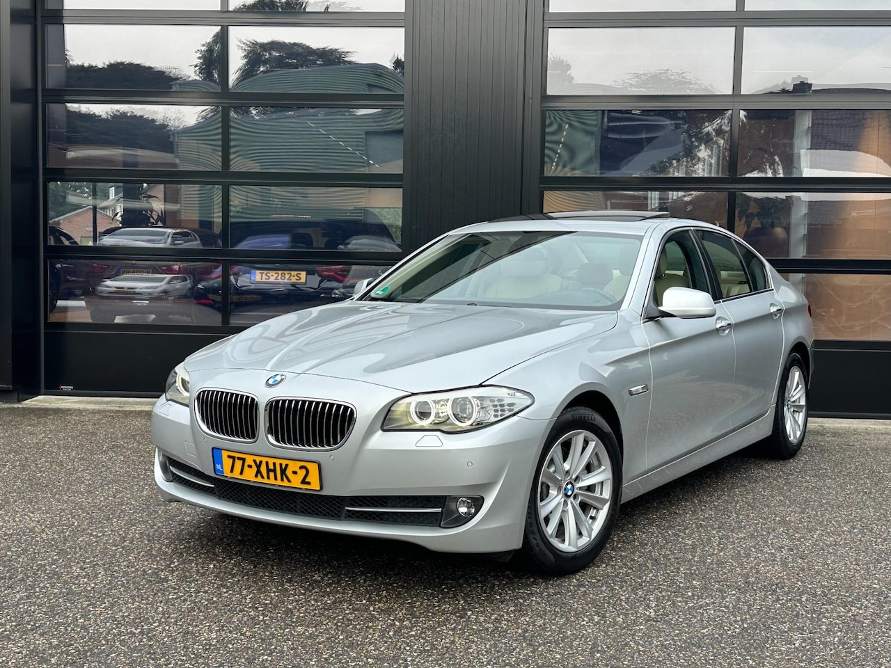 BMW 5-serie - 520i High Executive Xenon Navi Schuifdak Leder - AutoWereld.nl