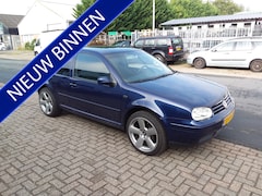 Volkswagen Golf - 1.6-16V