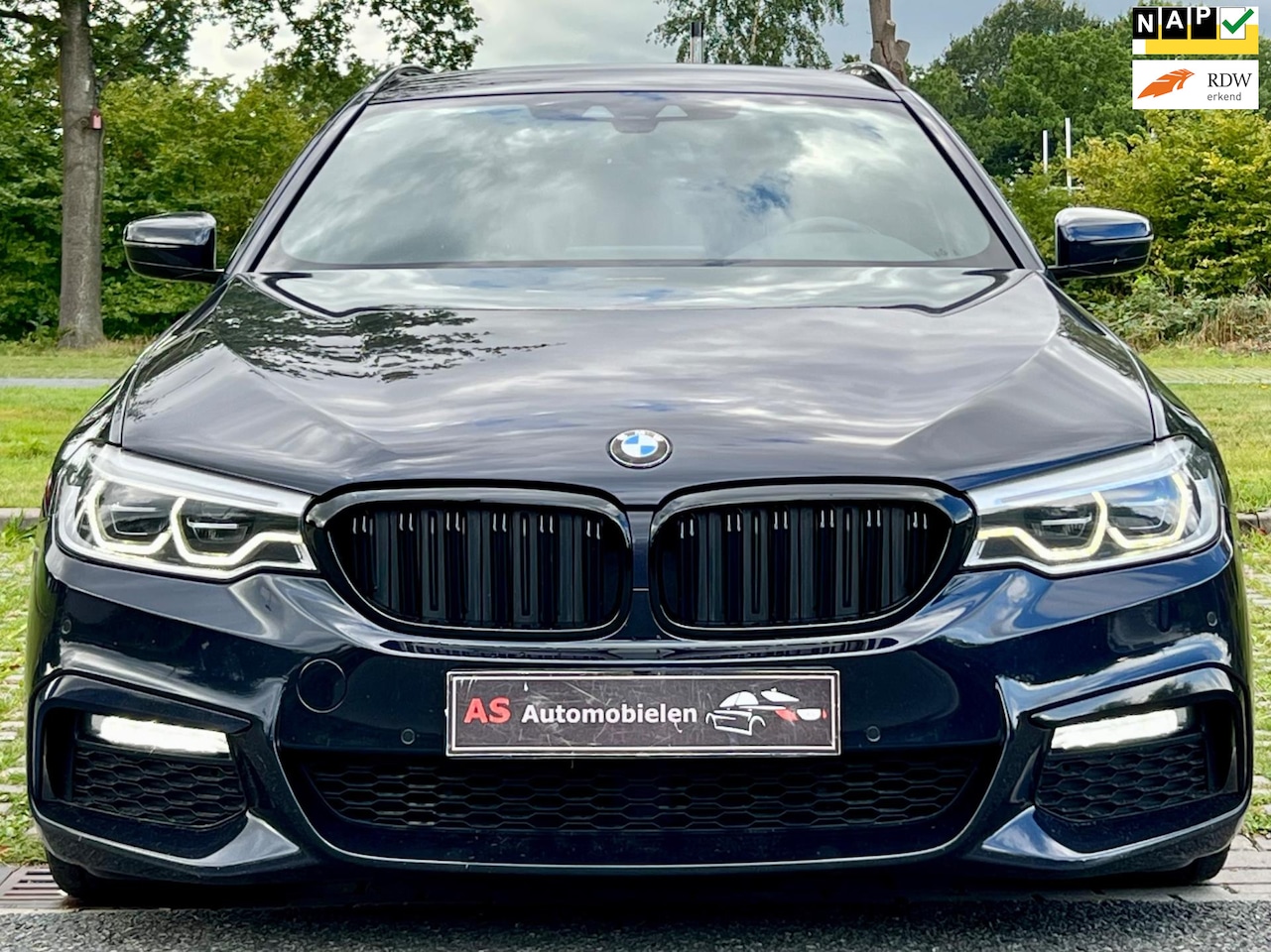 BMW 5-serie Touring - 520d M-PAKKET 20 INCH - AutoWereld.nl