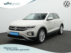 Volkswagen T-Roc - 1.0 TSI 110 pk Style | LED Plus | Navigatie | Parkeersensoren voor/achter | Digital Cockpi