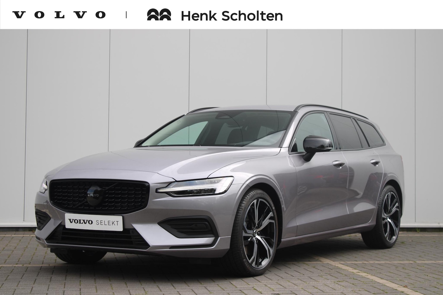 Volvo V60 - B4 197PK Essential Edition Adaptieve Cruise Control & Pilot Assist | Verwarmbare voorstoel - AutoWereld.nl