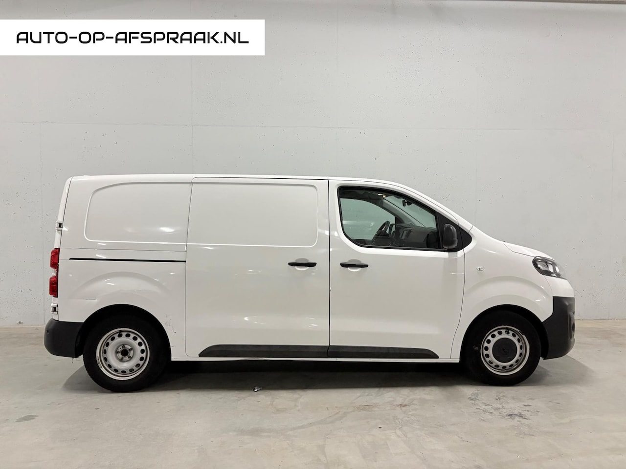 Opel Vivaro-e - L2H1 Edition 50 kWh BTW 21% Koel Wagen - AutoWereld.nl
