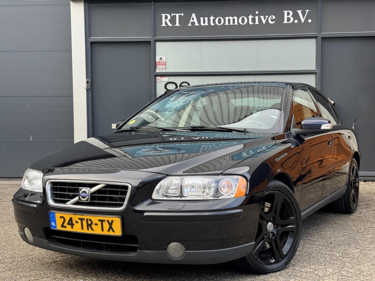 Volvo S60 - 2.4 T5 260PK Leder / Automaat - AutoWereld.nl