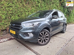 Ford Kuga - 1.5 EcoBoost ST Line (koppaking defect-Lekt koelvloeistof)
