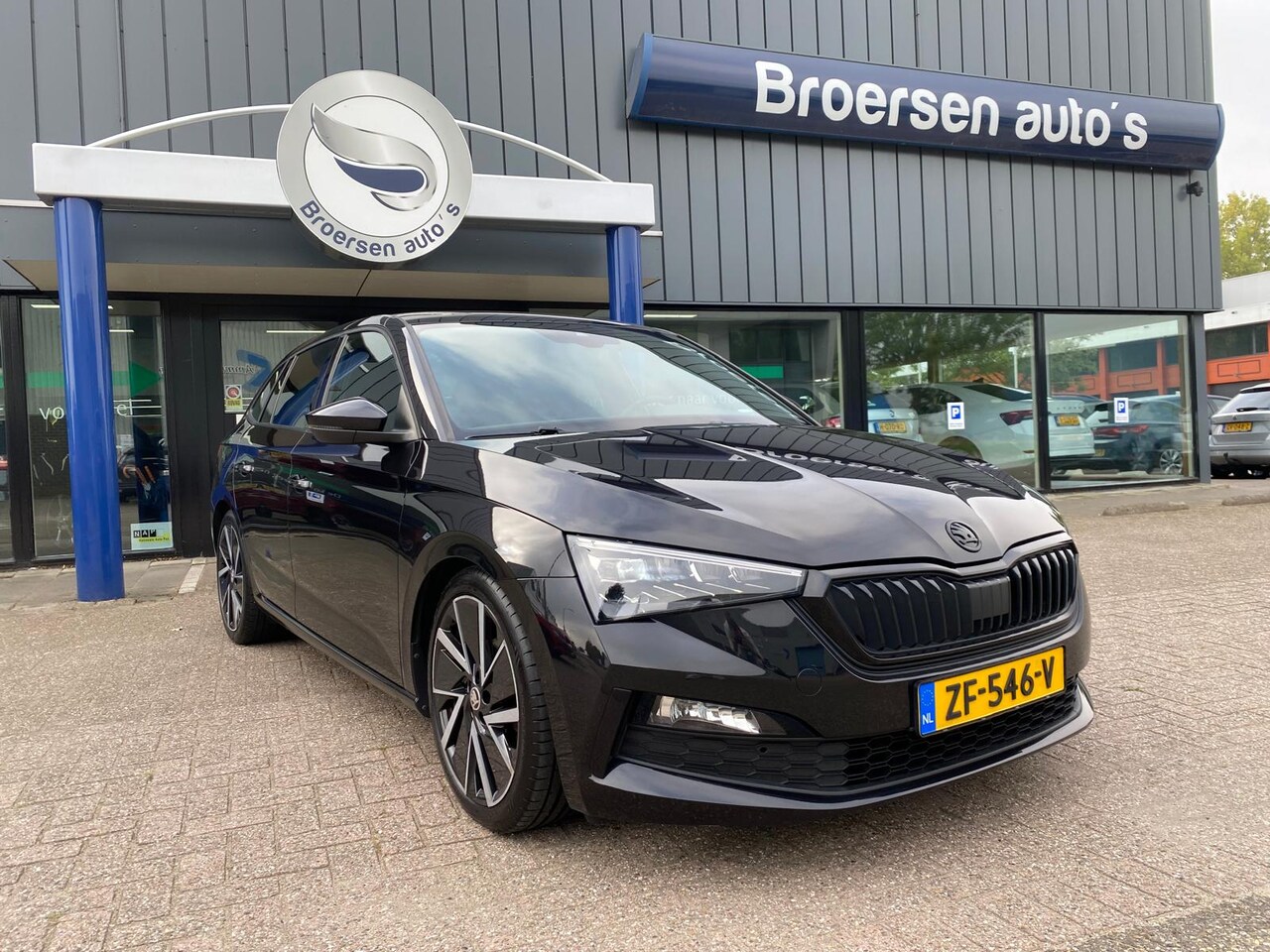 Skoda Scala - 1.5 TSI 150pk DSG-7 Sport Business Black met Pano, 18" en Smartlink - AutoWereld.nl