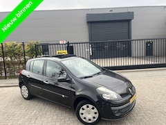 Renault Clio - 1.6-16V Dynam.Luxe Panoramadak