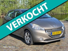 Peugeot 208 - 1.2 VTi Allure Luxe uitvoering navigatie cruis control parkeer sensor elektrische ramen cv