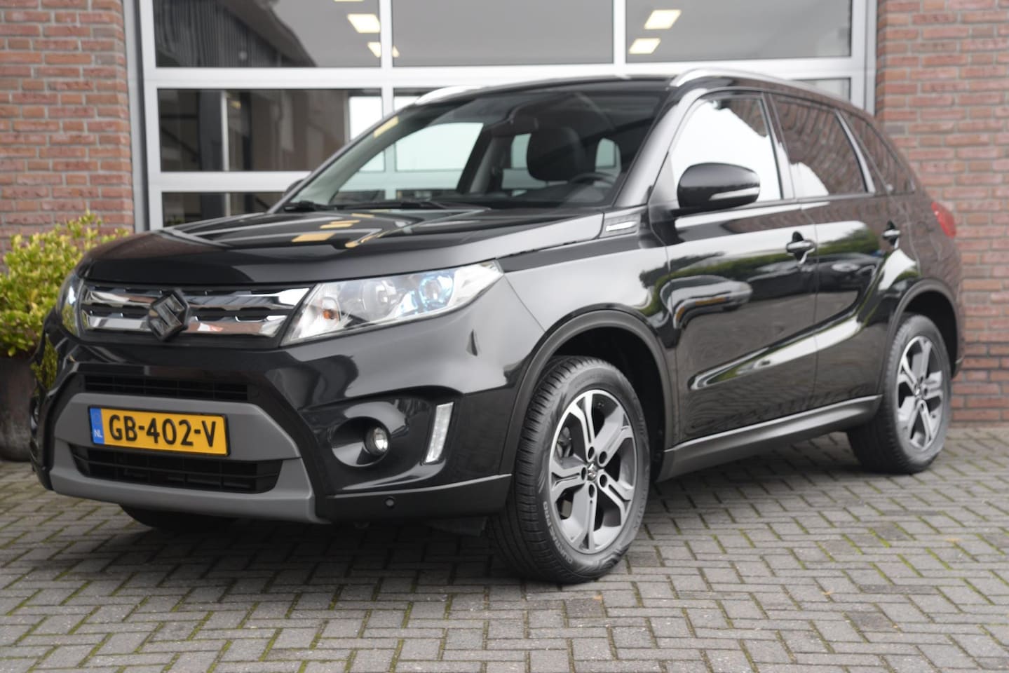 Suzuki Vitara - 1.6 High Executive | Pano | Trekhaak | Orig. NL | - AutoWereld.nl