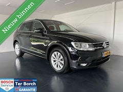 Volkswagen Tiguan - 1.5 TSI Comfortline Business Advance Pano
