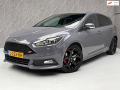 Ford Focus - 2.0 ST 250 PK / Goed Onderhouden / Nette Auto