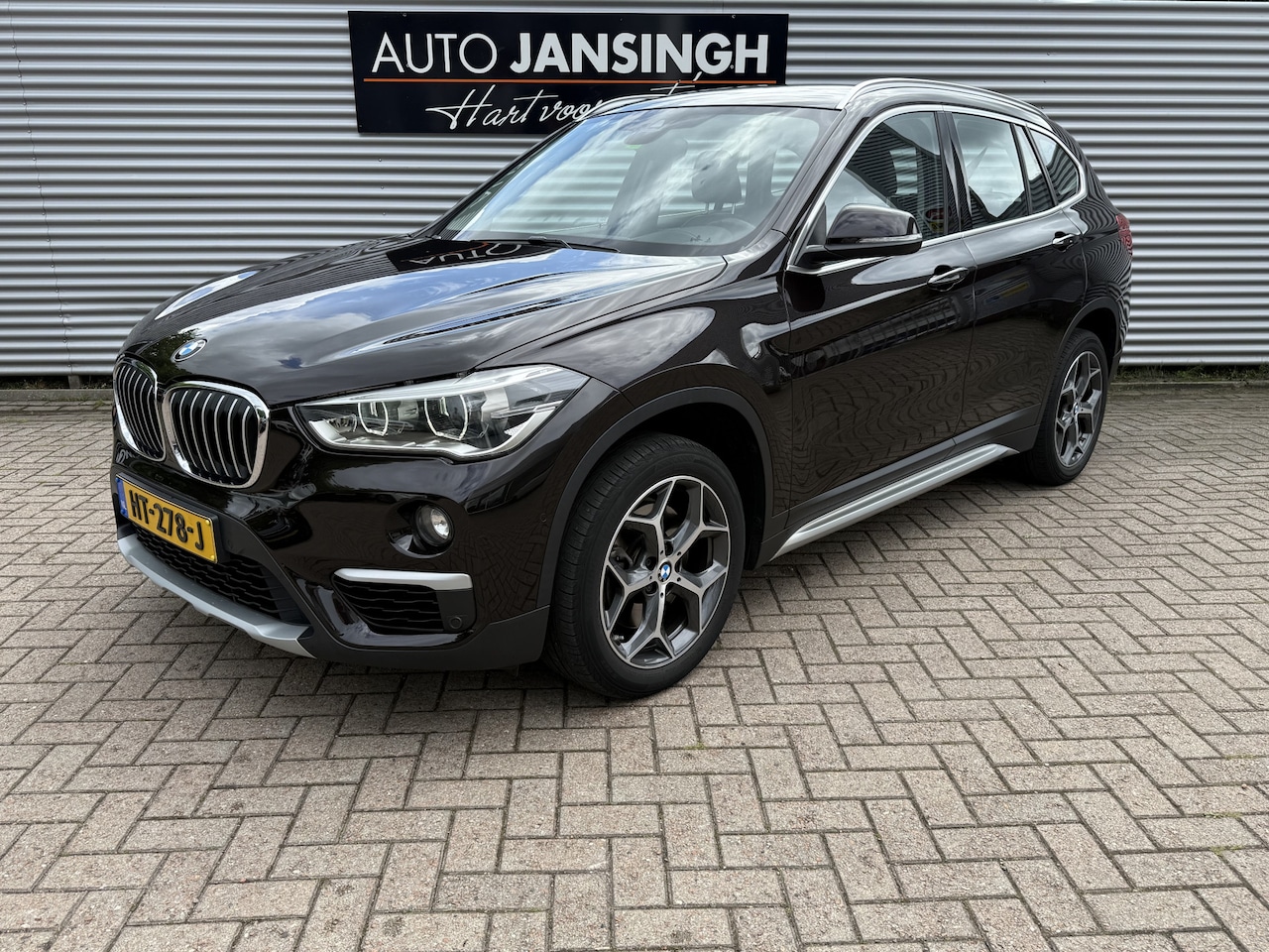BMW X1 - sDrive20i Automaat!! 1800 kg Trekgewicht!! Ndl auto | Trekhaak | PDC | Clima | Cruise | St - AutoWereld.nl