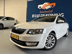 Skoda Octavia Combi - 2.0 TDI Ambition Businessline Automaat/bouwjaar:2013/kleur:Wit/NAP met 234730 km./ APK tot