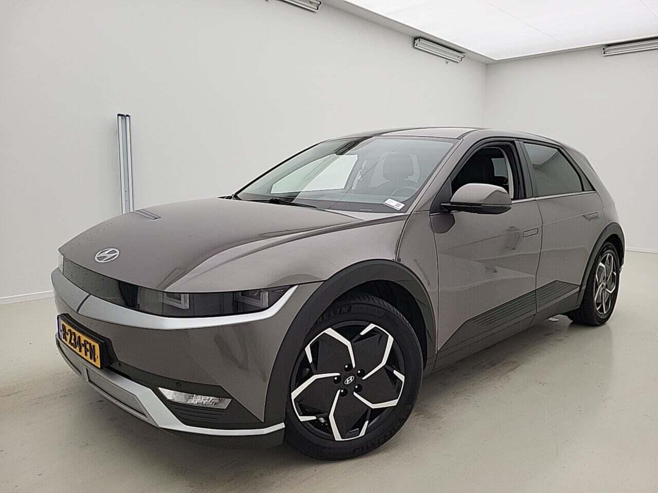 Hyundai IONIQ 5 - CONNECT+ 73KWH 218PK/LEER/ACARPLAY/LED/CAM/GARANTIE - AutoWereld.nl