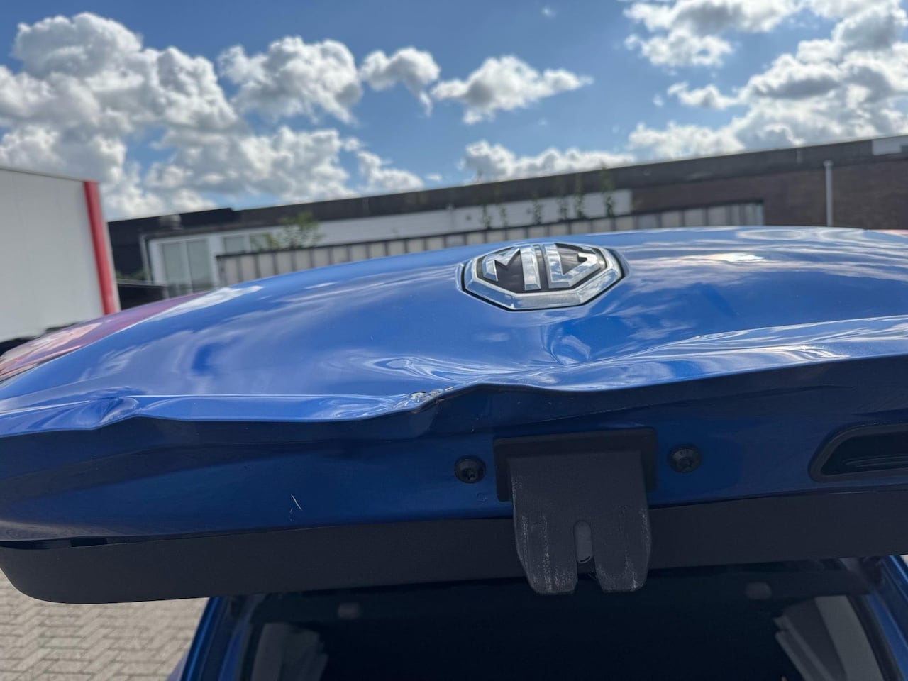 MG ZS - Luxury 45 kWh OPKNAPPER - schade AchterBumper en AchterKlep!! - AutoWereld.nl