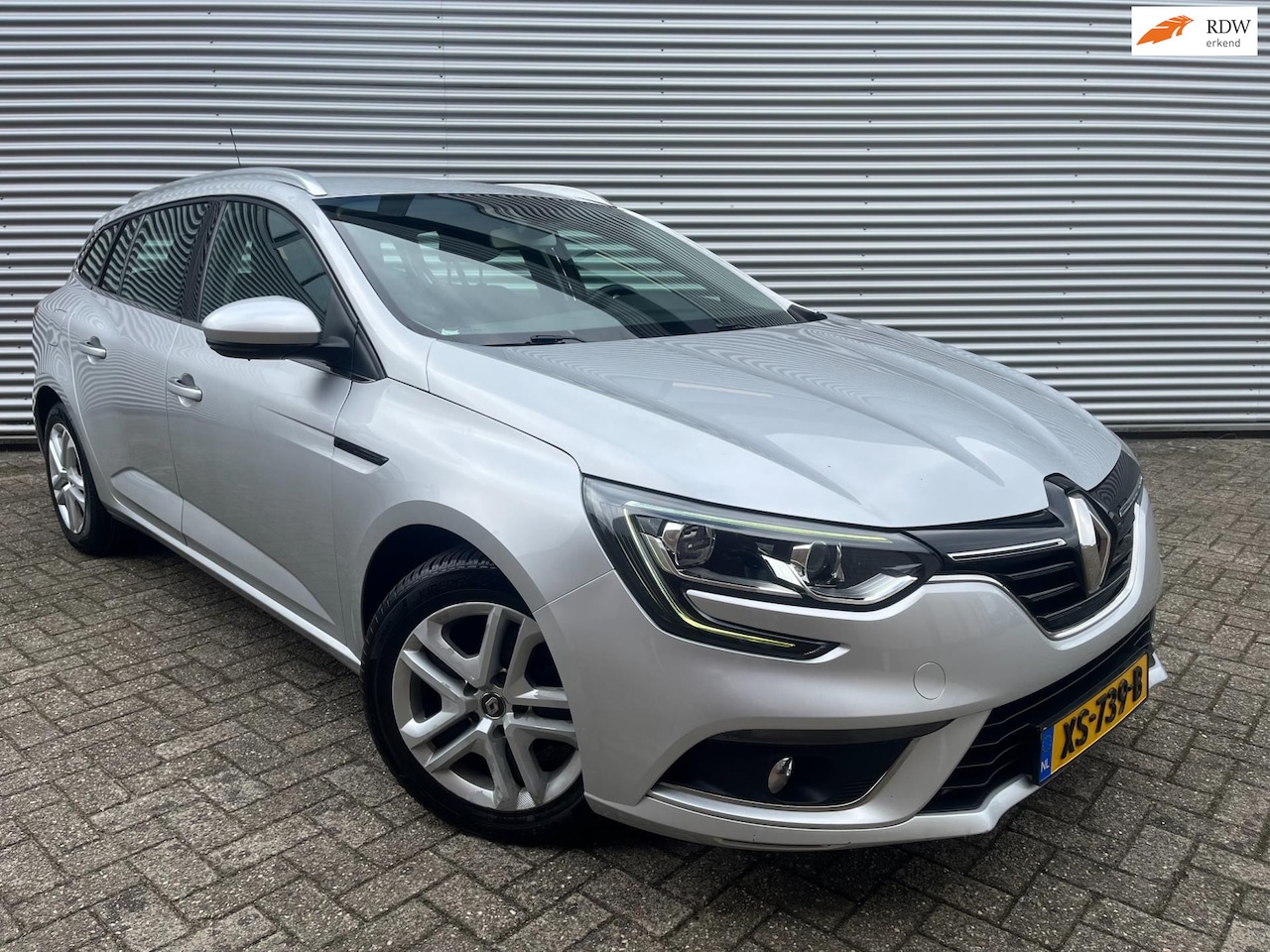Renault Mégane Estate - 1.5 dCi Bose|Automaat|Navi|Cruise|PDC|Trekhaak| - AutoWereld.nl