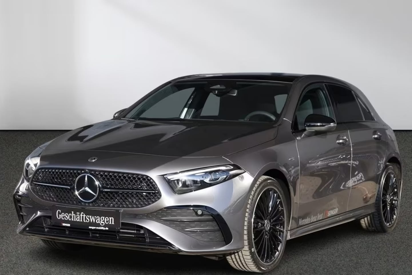 Mercedes-Benz A-klasse - 250e AMG ** LED, MBUX+, PANORAMA, NIGHT, TREKH, WINTER, 19-inch LMV ** 1e EIG - ex MB-AG - - AutoWereld.nl