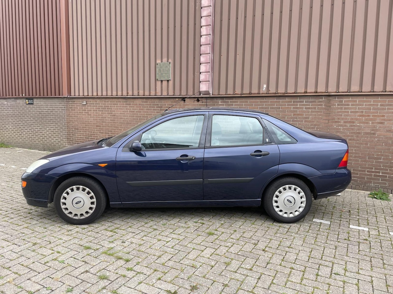 Ford Focus - 1.6-16V Ghia Sedan Automaat Trekhaak APK NAP - AutoWereld.nl