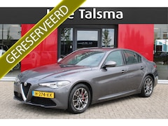 Alfa Romeo Giulia - 2.0T Super | Veloce interieur | Stuur\stoel verwarming | Xenon | Regen\lichtsensor