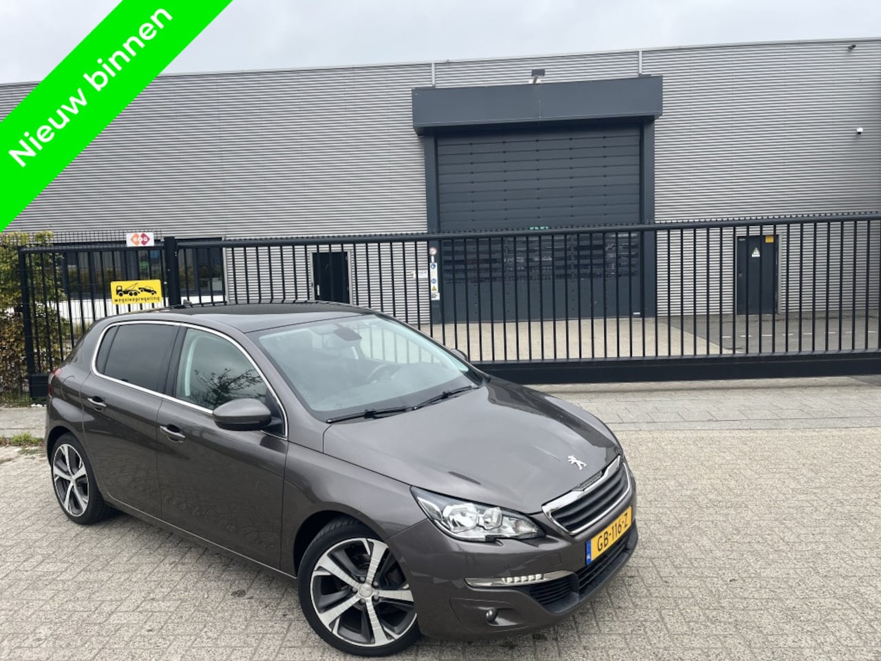 Peugeot 308 - 1.6 BlueHDi Panoramadak Luxe uitvoering - AutoWereld.nl