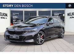 BMW 5-serie Touring - 530e High Executive M Sport Automaat / Trekhaak / Adaptieve LED / Parking Assistant Plus /