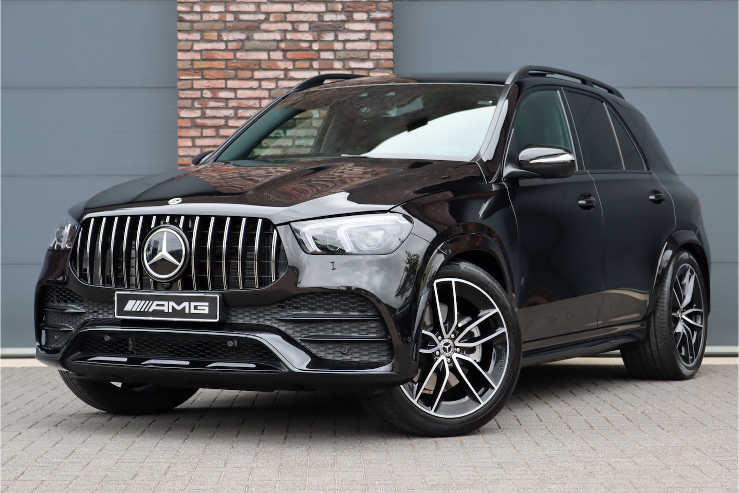 Mercedes-Benz GLE-Klasse - 580 V8 4-MATIC AMG Line Aut9, Luchtvering, Panoramadak, Surround Camera, Distronic+, Head- - AutoWereld.nl