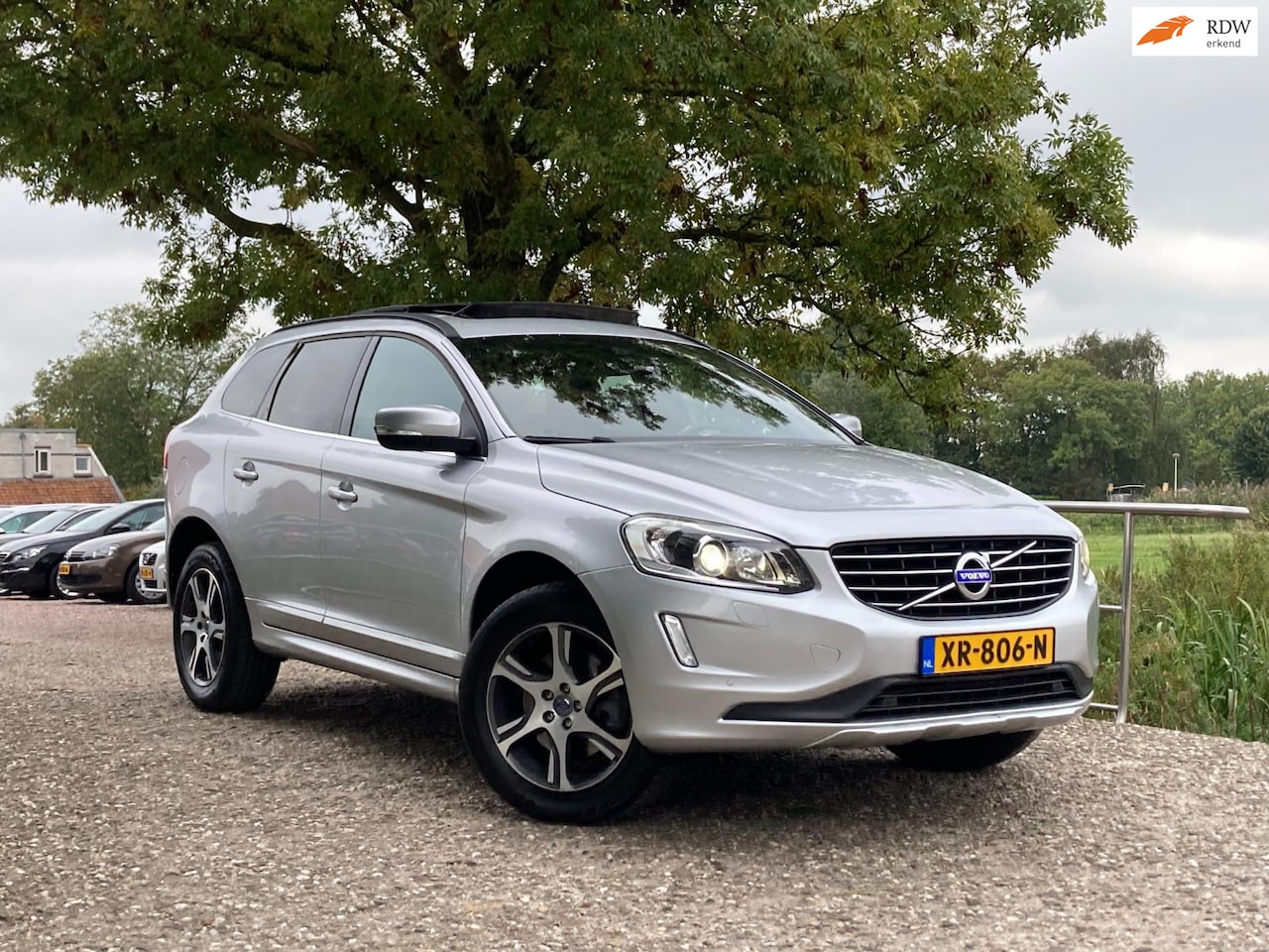 Volvo XC60 - 2.0 D3 FWD Momentum | Automaat + Pano + Cruise + Clima nu € 14.975,-!!! - AutoWereld.nl