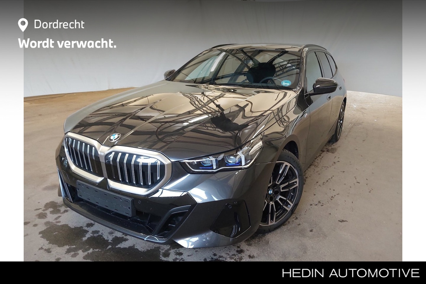 BMW 5-serie Touring - 520i M-Sport | Panorama | Trekhaak | Ventilatie | Driving Assistant Professional | Harman - AutoWereld.nl